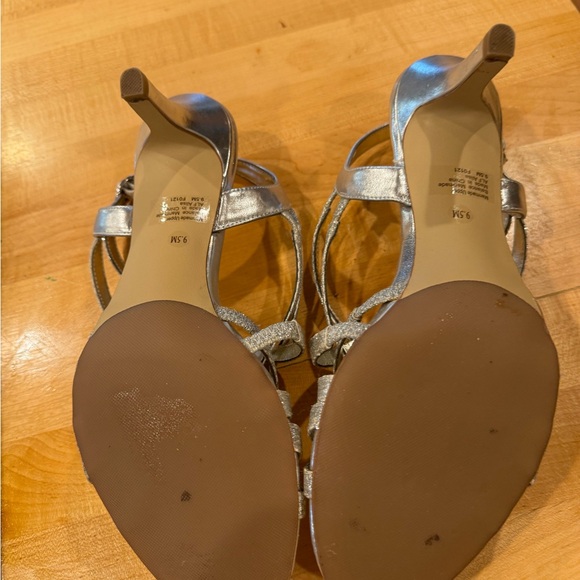Never worn size 9.5 silver Alfani Step N Sandals (no box) - Picture 3 of 3